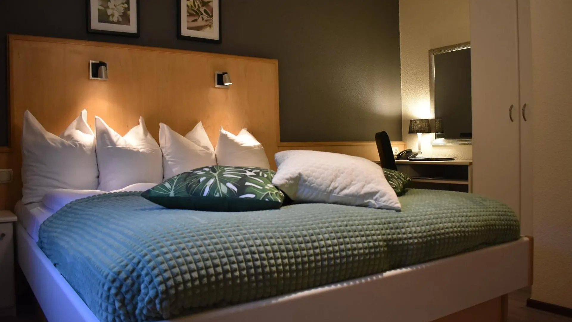 Hotel Atlanta contacts